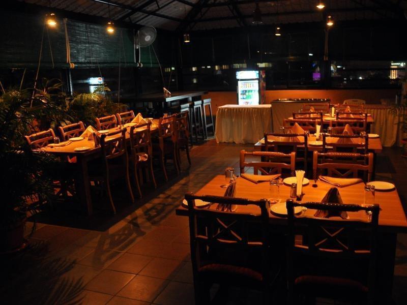 Malles Manotaa Chennai Exterior photo